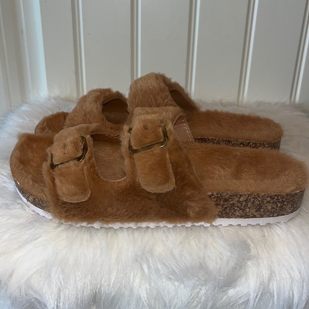 OLIVIA Miller Womens Stephy Furry Casual Slide Sandals teddy bear Tan size 9